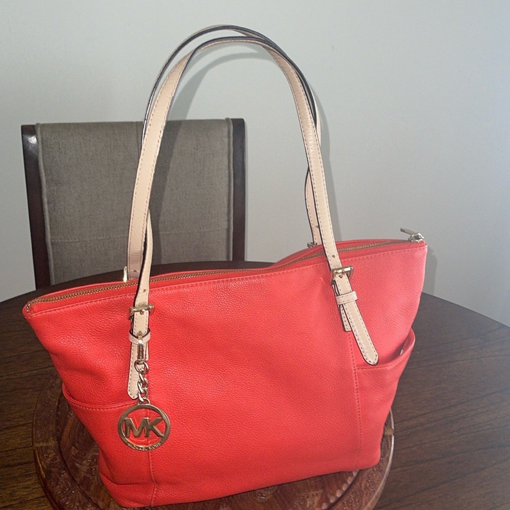 Michael Kors Bag good used condition orange